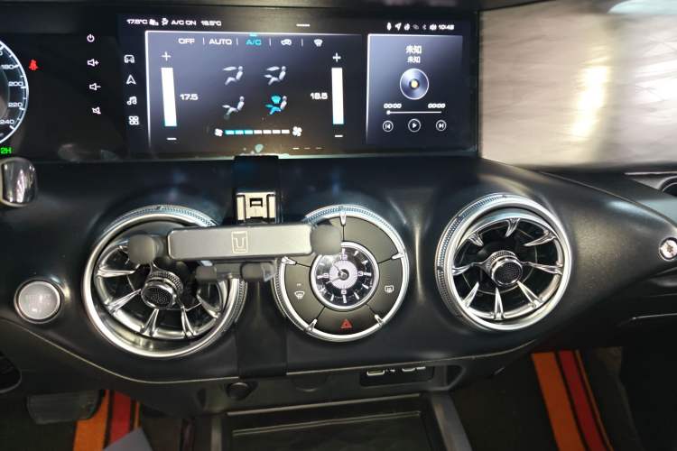 Used Tank 300 2021 Off-Road Edition 2.0T Conqueror Audio And AC Panel