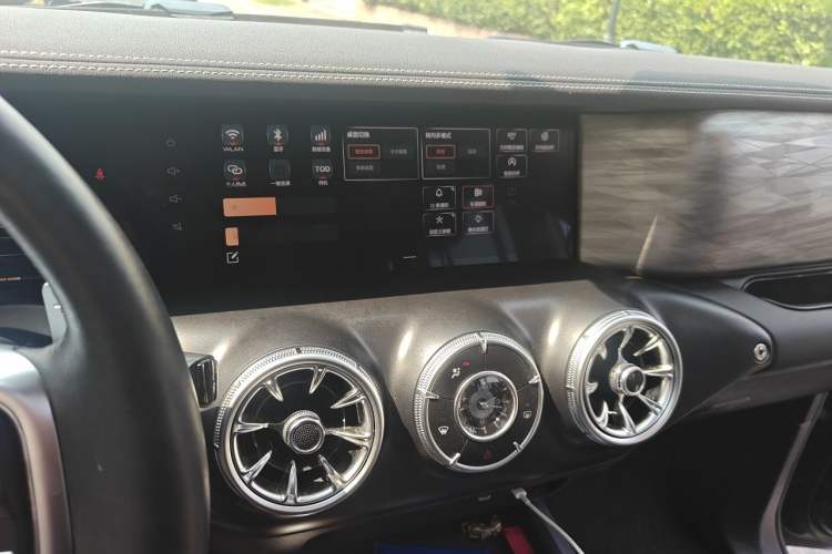 Used Tank 300 2021 Off-Road Edition 2.0T Conqueror Audio And AC Panel