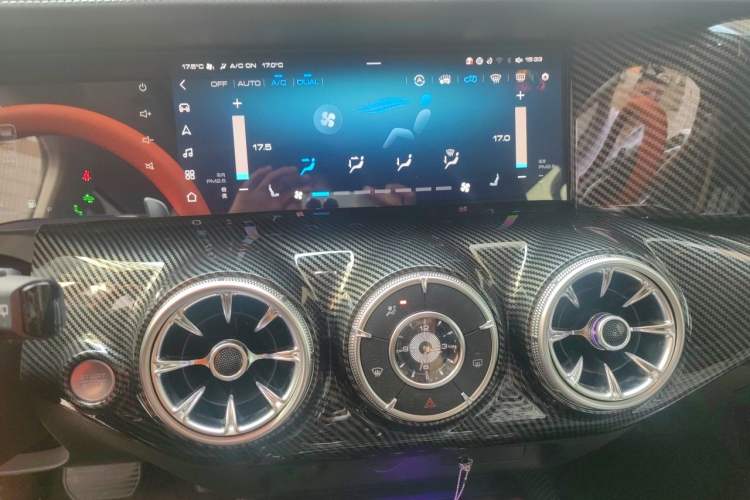 Used Tank 300 2021 City Edition 2.0T—Truly Stylish Audio And AC Panel