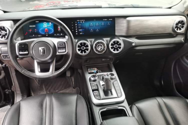 Used Tank 300 2021 City Edition 2.0T—Truly Stylish Center Console