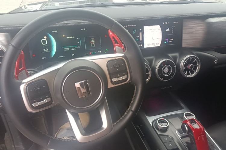 Used Tank 300 2021 City Edition 2.0T—Truly Stylish Center Console