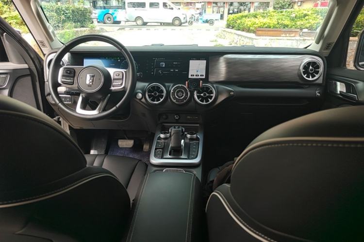Used Tank 300 2021 City Edition 2.0T—Truly Stylish Center Console
