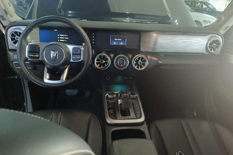 Used Tank 300 2021 City Edition 2.0T—Truly Stylish Center Console
