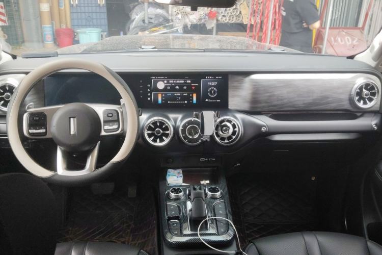 Used Tank 300 2021 Off-Road Edition 2.0T Conqueror Center Console