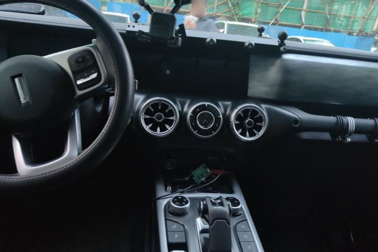 Used Tank 300 2021 Off-Road Edition 2.0T Challenger Center Console