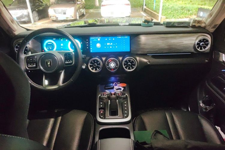 Used Tank 300 2021 City Edition 2.0T—Truly Stylish Center Console