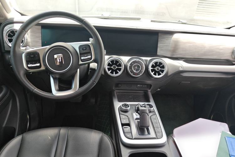 Used Tank 300 2021 City Edition 2.0T—Truly Stylish Center Console