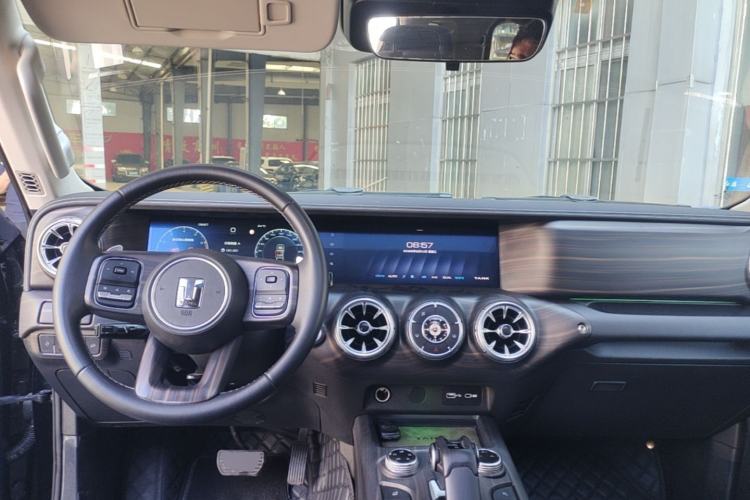 Used Tank 300 2021 Off-Road Edition 2.0T Challenger Center Console