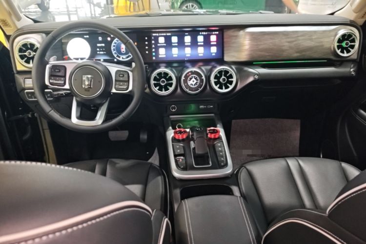 Used Tank 300 2021 City Edition 2.0T—Truly Stylish Center Console
