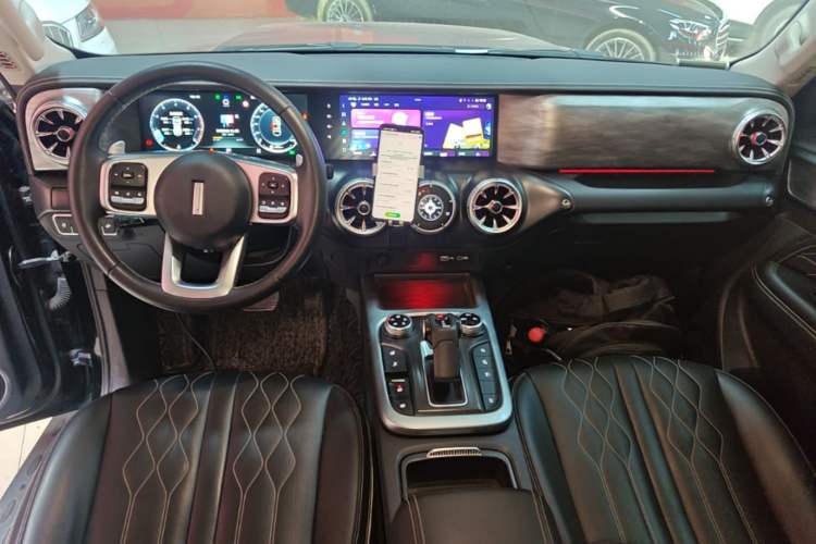 Used Tank 300 2021 Off-Road Edition 2.0T Challenger Center Console