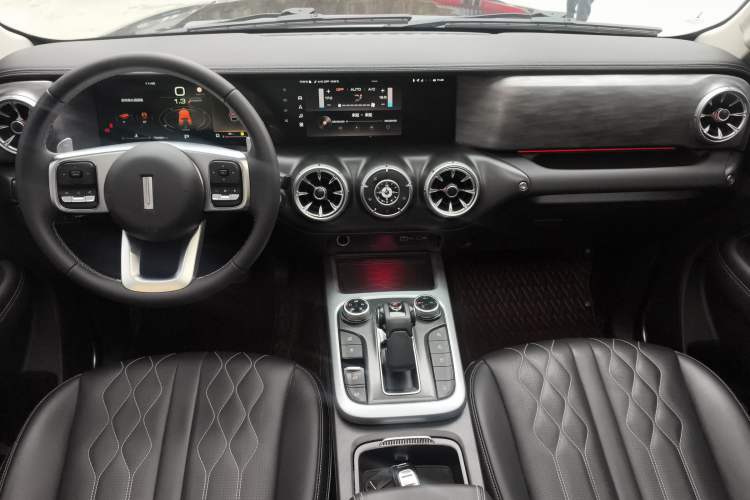 Used Tank 300 2021 Off-Road Edition 2.0T Challenger Center Console