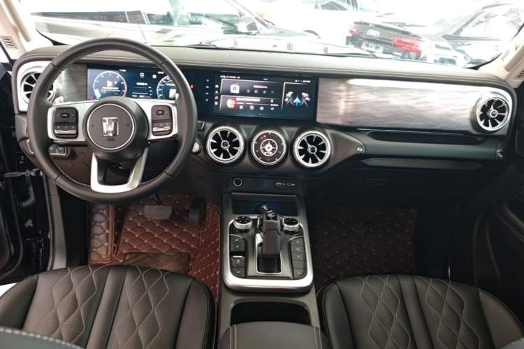 Used Tank 300 2021 Off-Road Edition 2.0T Challenger Center Console