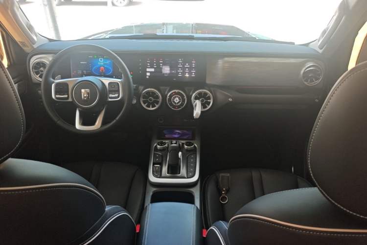 Used Tank 300 2021 City Edition 2.0T—Truly Stylish Center Console