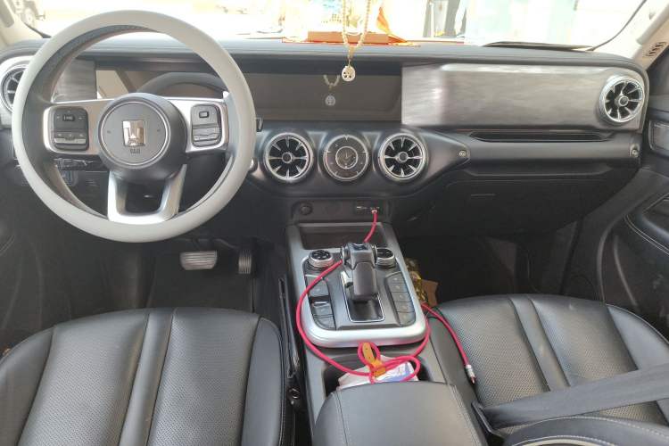 Used Tank 300 2021 City Edition 2.0T—Truly Stylish Center Console