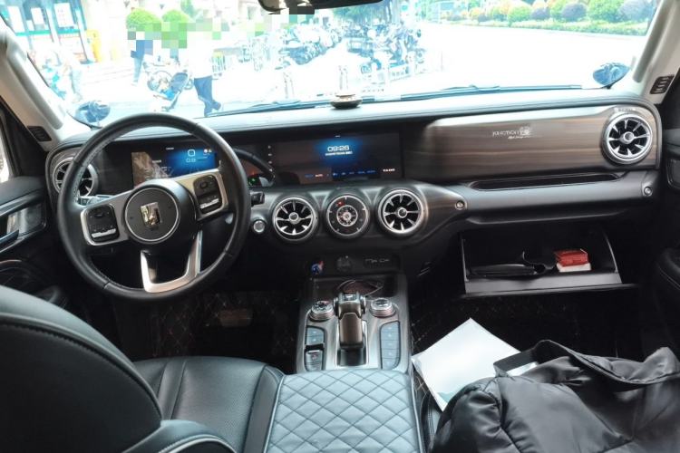 Used Tank 300 2021 City Edition 2.0T—Truly Stylish Center Console