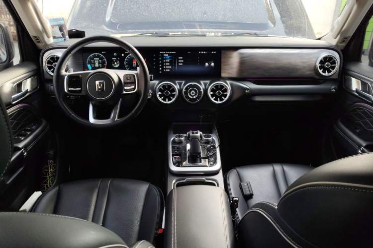 Used Tank 300 2021 City Edition 2.0T—Truly Stylish Center Console