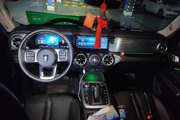 Used Tank 300 2021 City Edition 2.0T—Truly Stylish Center Console