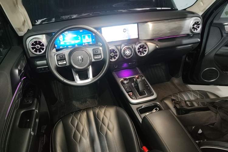 Used Tank 300 2021 Off-Road Edition 2.0T Challenger Center Console