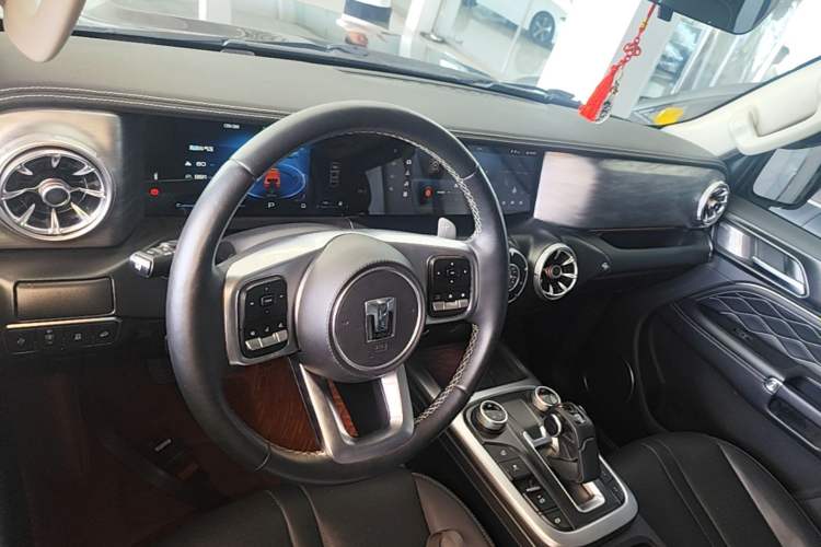 Used Tank 300 2021 Off-Road Edition 2.0T Conqueror Center Console
