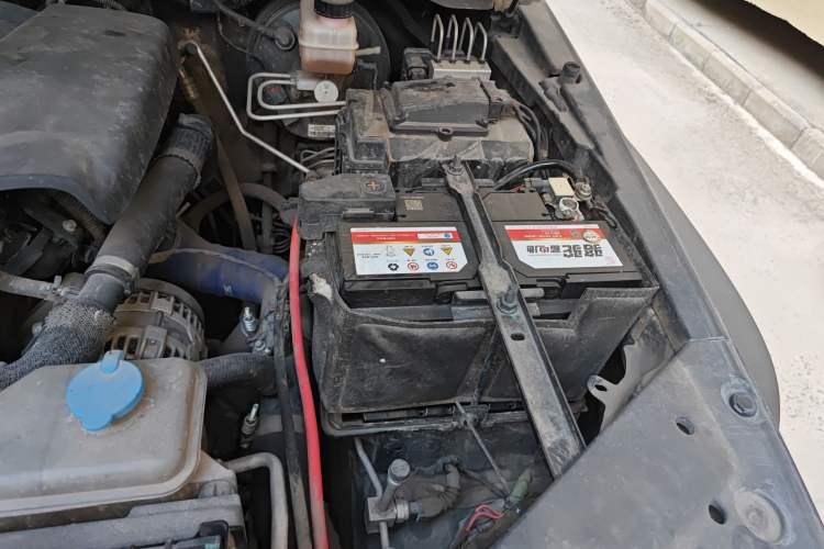 Used Tank 300 2021 Off-Road Edition 2.0T Conqueror Engine Bay Left