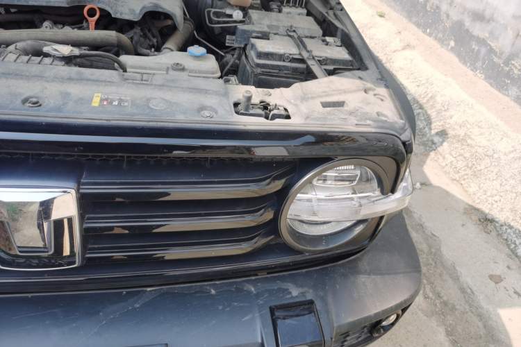 Used Tank 300 2021 Off-Road Edition 2.0T Challenger Engine Bay Left