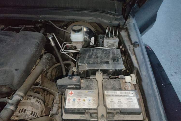 Used Tank 300 2021 City Edition 2.0T—Truly Stylish Engine Bay Left