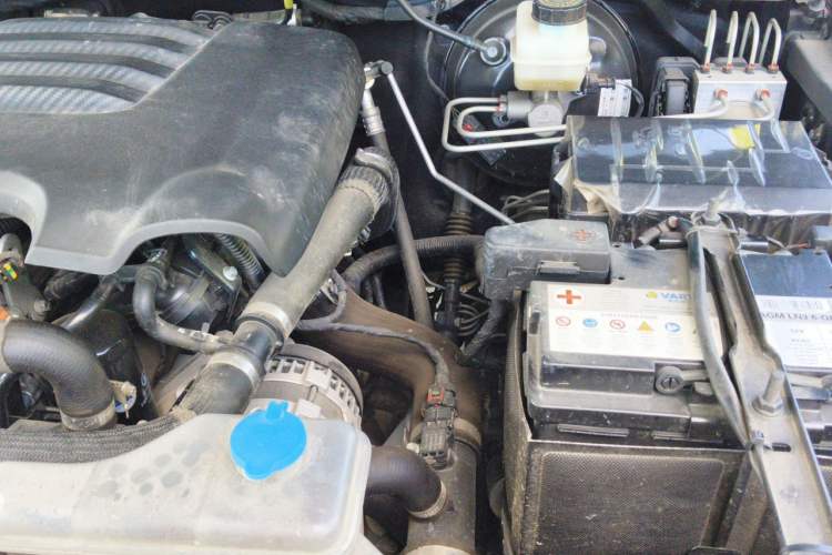 Used Tank 300 2021 Off-Road Edition 2.0T Conqueror Engine Bay Left