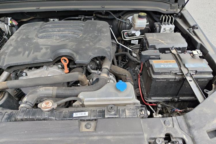 Used Tank 300 2021 Off-Road Edition 2.0T Challenger Engine Bay Left