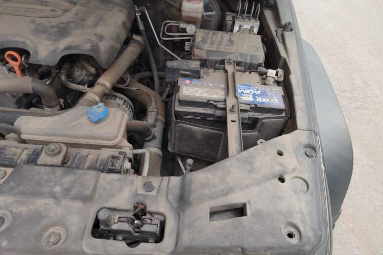 Used Tank 300 2021 Off-Road Edition 2.0T Challenger Engine Bay Left