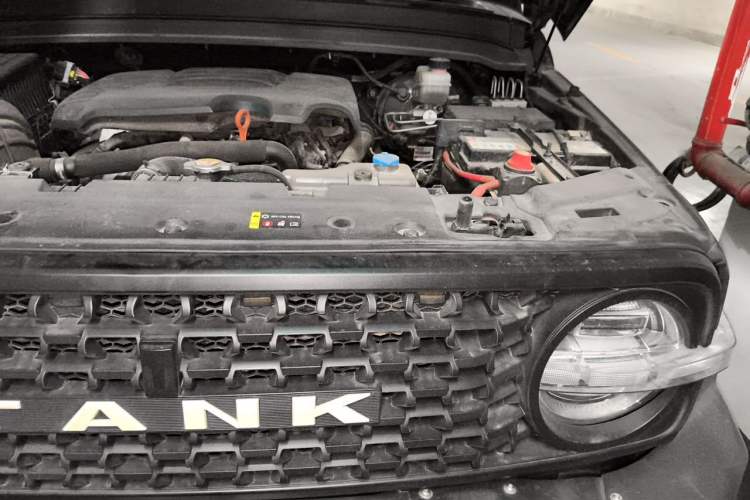 Used Tank 300 2021 Off-Road Edition 2.0T Conqueror Engine Bay Left