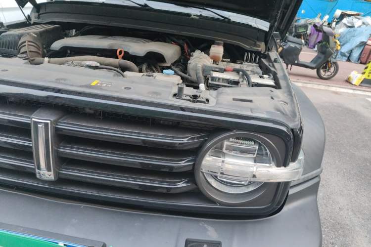 Used Tank 300 2021 Off-Road Edition 2.0T Challenger Engine Bay Left