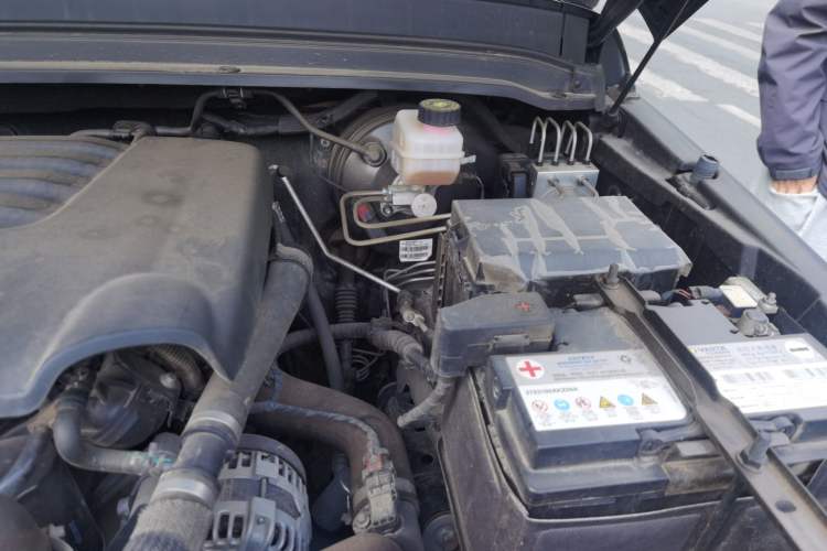 Used Tank 300 2021 Off-Road Edition 2.0T Challenger Engine Bay Left