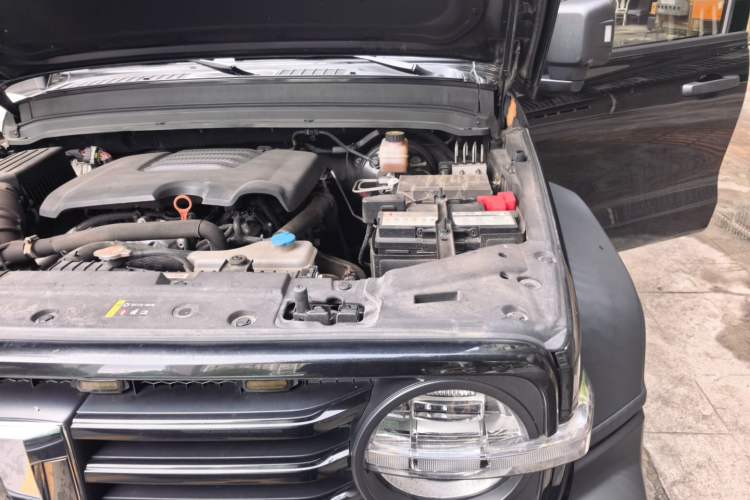 Used Tank 300 2021 Off-Road Edition 2.0T Challenger Engine Bay Left