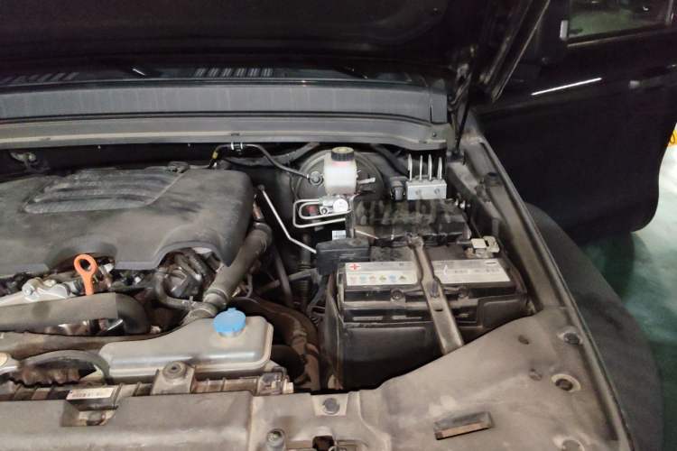 Used Tank 300 2021 Off-Road Edition 2.0T Conqueror Engine Bay Left