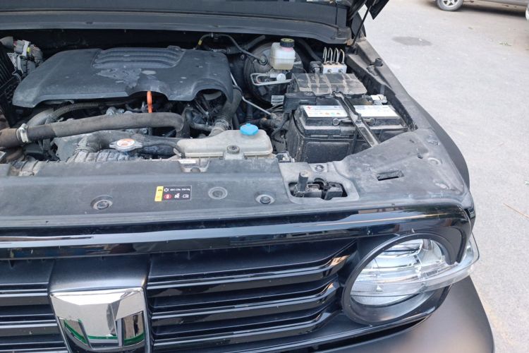 Used Tank 300 2021 Off-Road Edition 2.0T Challenger Engine Bay Left