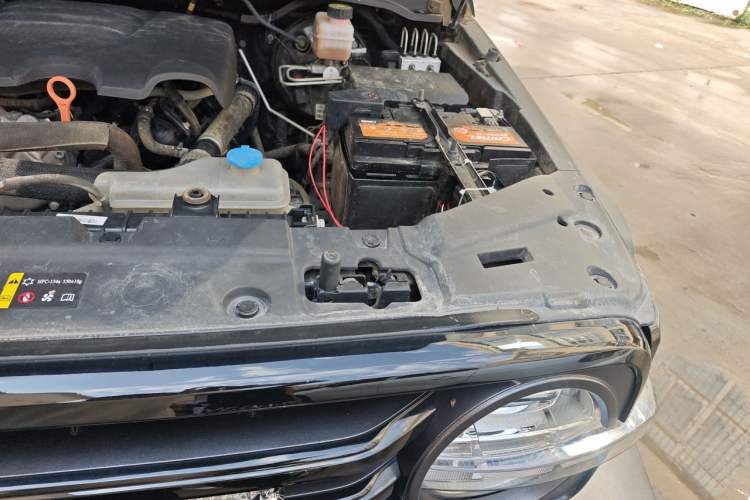 Used Tank 300 2021 Off-Road Edition 2.0T Challenger Engine Bay Left