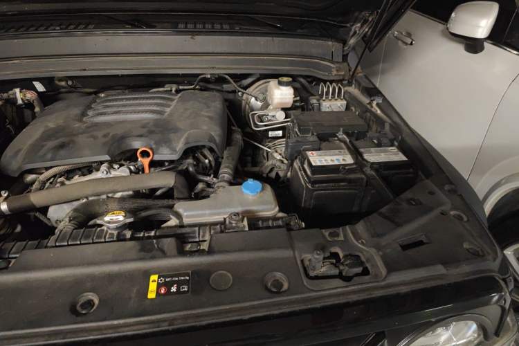 Used Tank 300 2021 Off-Road Edition 2.0T Challenger Engine Bay Left