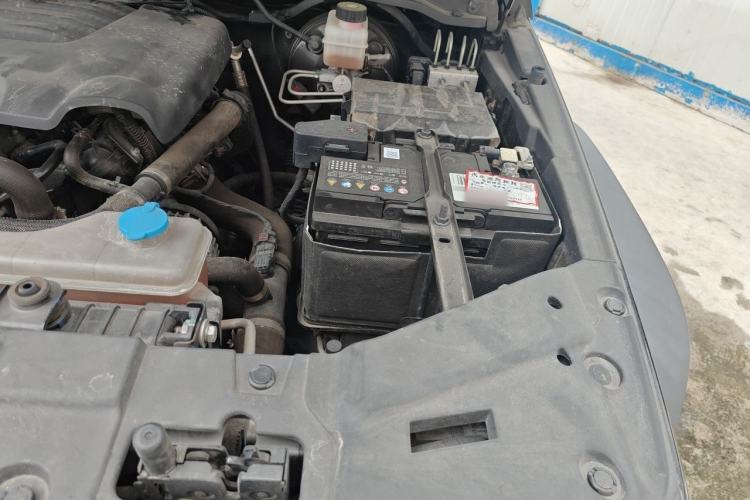 Used Tank 300 2021 Off-Road Edition 2.0T Challenger Engine Bay Left