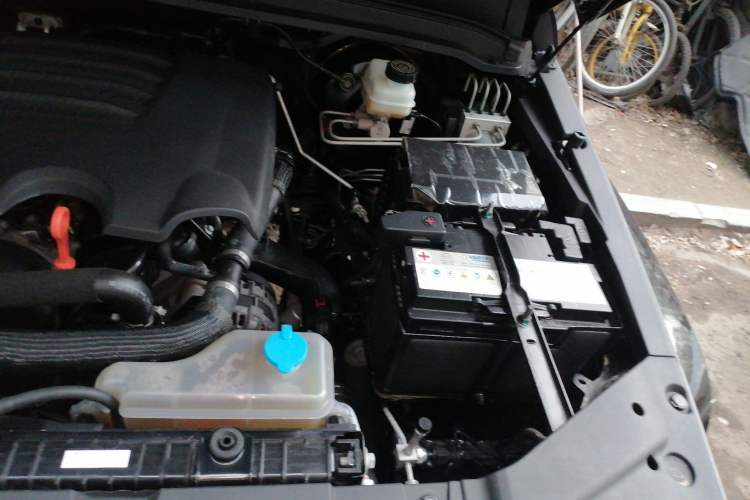 Used Tank 300 2021 City Edition 2.0T—Truly Stylish Engine Bay Left