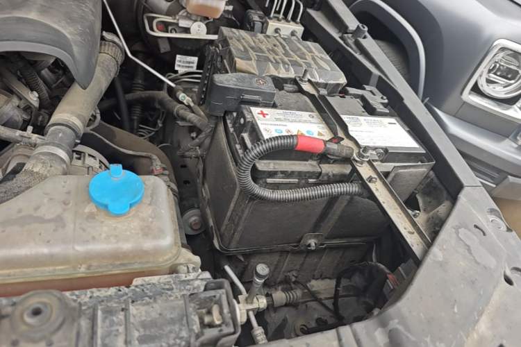 Used Tank 300 2021 Off-Road Edition 2.0T Conqueror Engine Bay Left