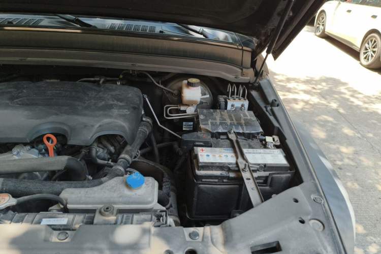 Used Tank 300 2021 Off-Road Edition 2.0T Challenger Engine Bay Left