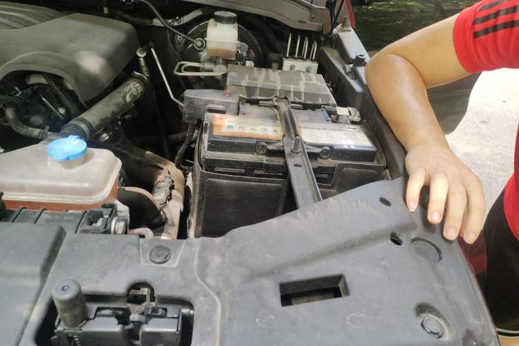 Used Tank 300 2021 City Edition 2.0T—Truly Stylish Engine Bay Left