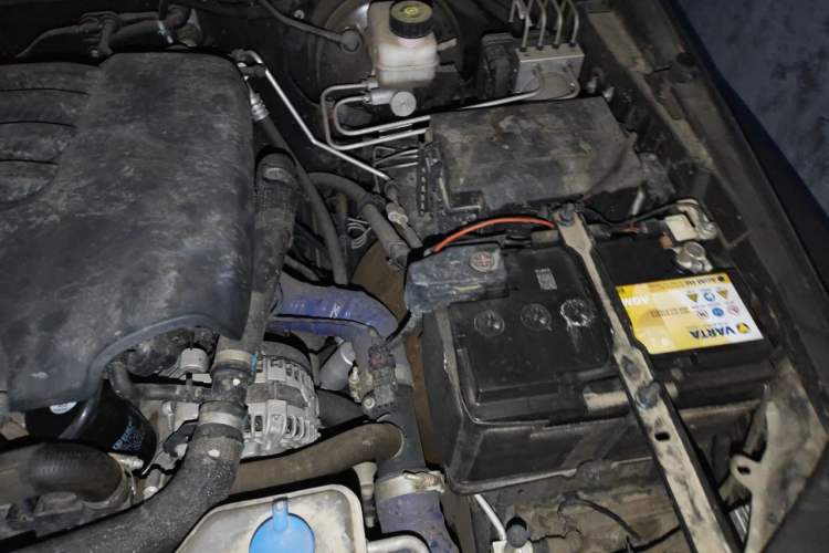 Used Tank 300 2021 Off-Road Edition 2.0T Challenger Engine Bay Left