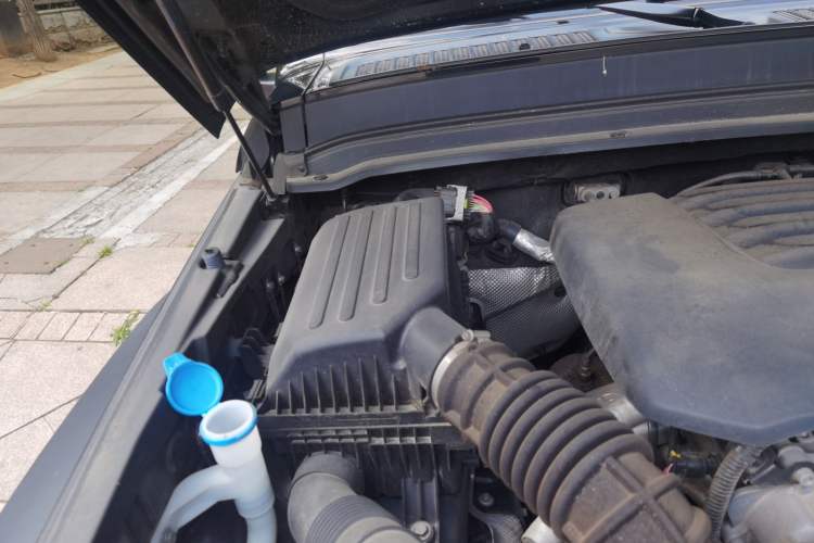 Used Tank 300 2021 Off-Road Edition 2.0T Challenger Engine Bay Right