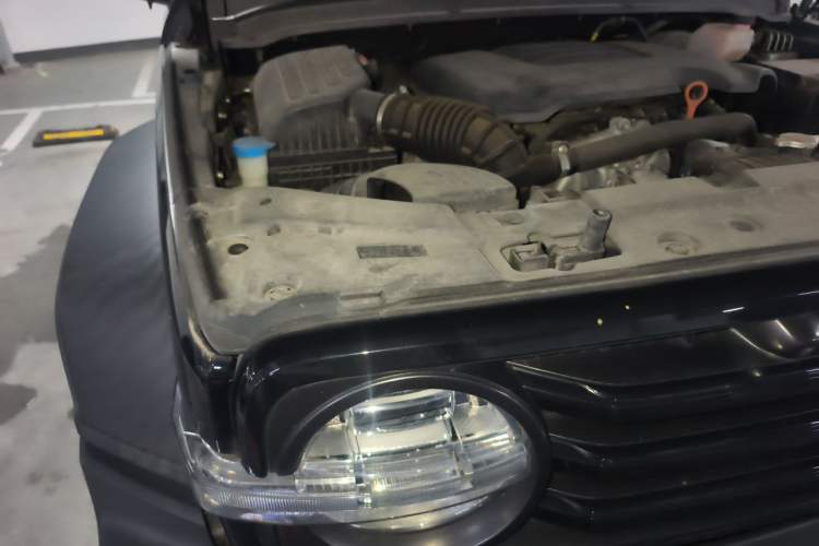 Used Tank 300 2021 Off-Road Edition 2.0T Challenger Engine Bay Right