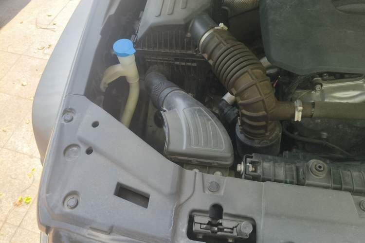 Used Tank 300 2021 Off-Road Edition 2.0T Challenger Engine Bay Right