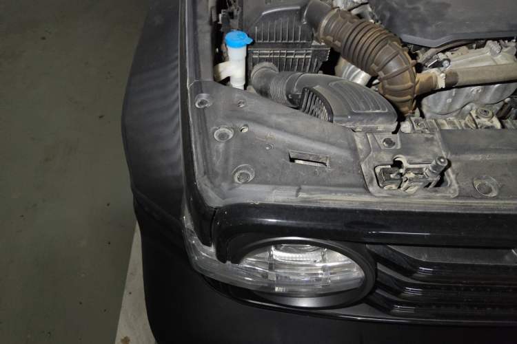 Used Tank 300 2021 Off-Road Edition 2.0T Challenger Engine Bay Right