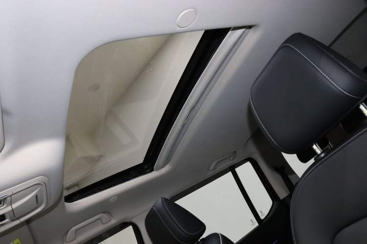 Used Tank 300 2021 City Edition 2.0T—Truly Stylish Headliner