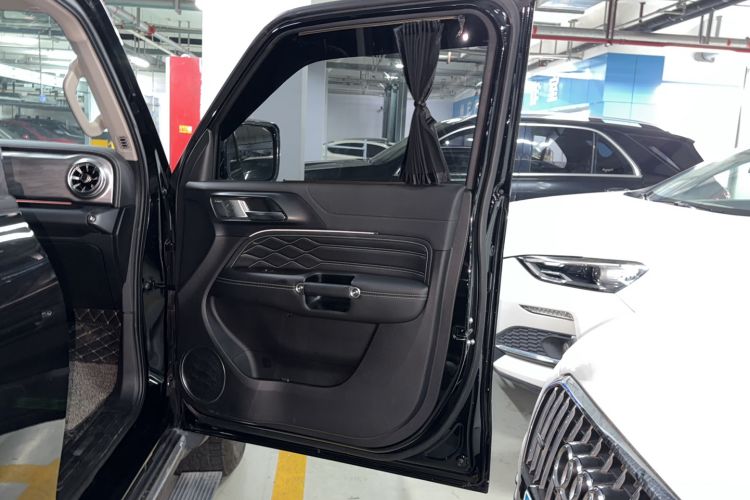 Used Tank 300 2021 City Edition 2.0T—Truly Stylish Interior 10