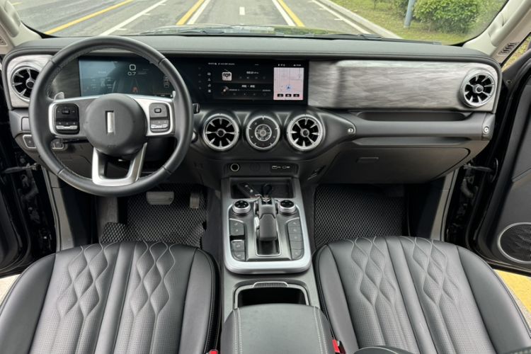 Used Tank 300 2021 Off-Road Edition 2.0T Challenger Interior 3